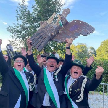 Exakt um 19.09 Uhr erlegte Thorsten Bolle Werls Vogel