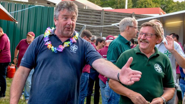 Laub holen St. Sebastianus Schützenbruderschaft Werl am 10. August 2019 bei Bernd Wulf in Werl. Foto: Thomas Nitsche -Honorarpflichtig: copyright by Thomas Nitsche, Wulfs Appelhof 13, 59457 Werl, 0171/3100766 - Sparkasse Werl. IBAN: DE11 4145 0075 0002 9282 32, BIC: WELADED1SOS
